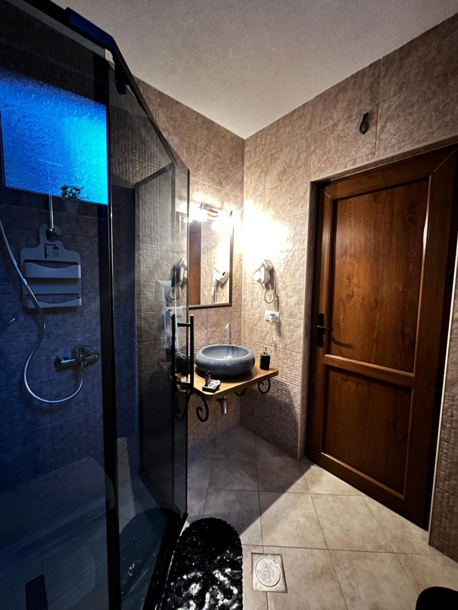 פריזרן Hotel Fjorr מראה חיצוני תמונה